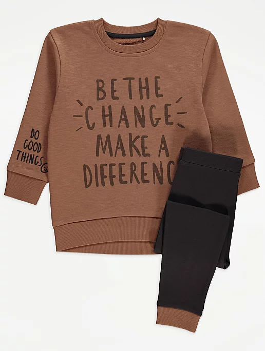 Sweatshirt and Leggings Outfit